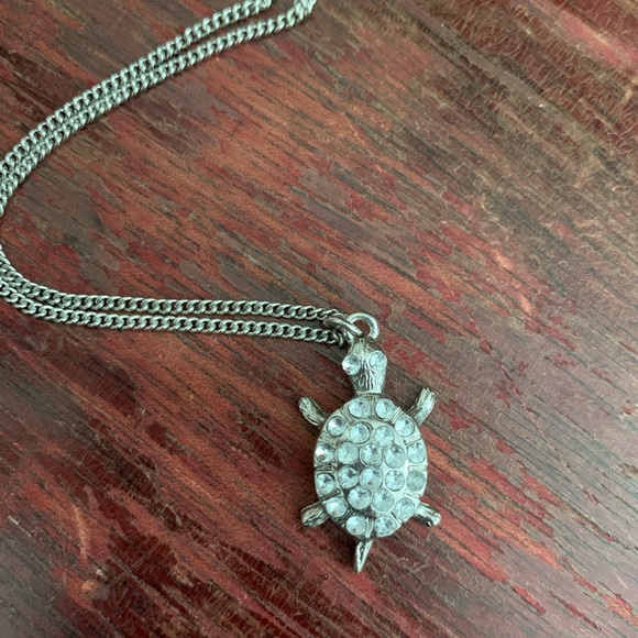 Silver Rhinestone Turtle 🐢 Necklace - Picture 2 of 4